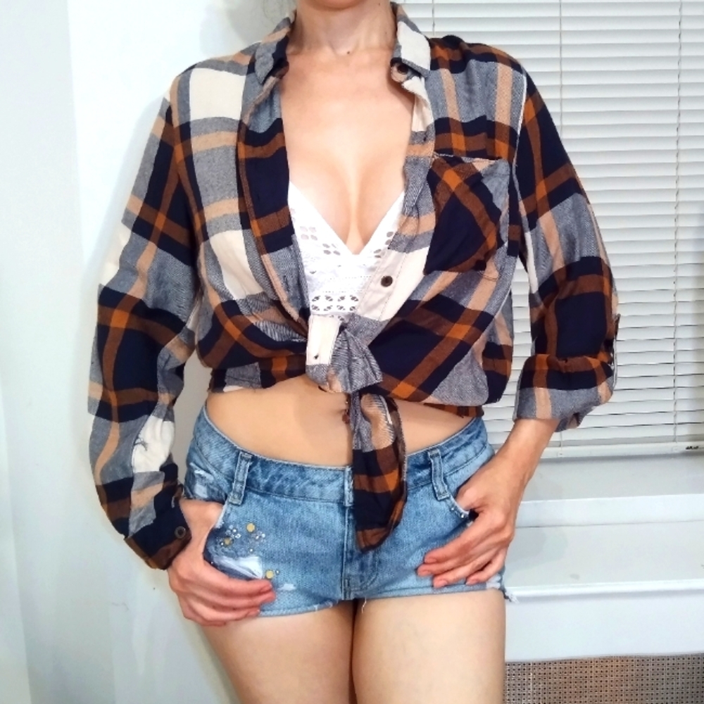 💕💕5/$20 SALE🤩💕💕Women's flannel shirt button down square shirt